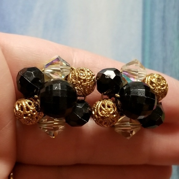 Vintage black bead cluster earrings clip back gold clipon - Picture 2 of 7